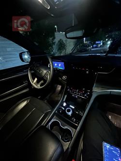 جیپ گراند شیرۆکی